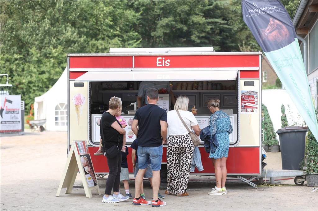 Die besten Bilder vom S*-Springen am Freitag der Vinnumer Reitertage 2024.