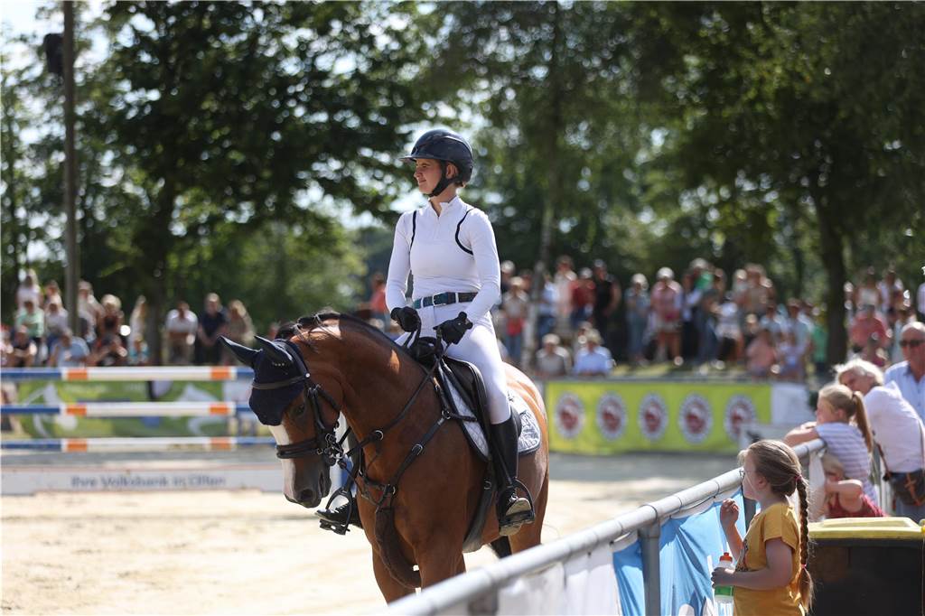 Die besten Bilder vom S*-Springen bei den Vinnumer Reitertagen.