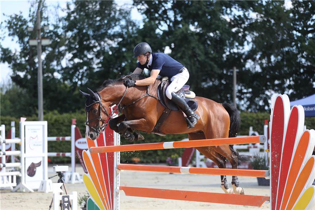 Die besten Bilder vom S*-Springen bei den Vinnumer Reitertagen.