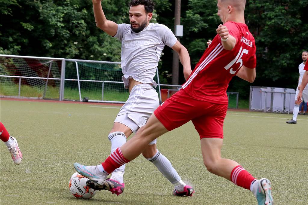 Die besten Bilder vom Spiel SV Brackel 06 gegen YEG Hassel. 
