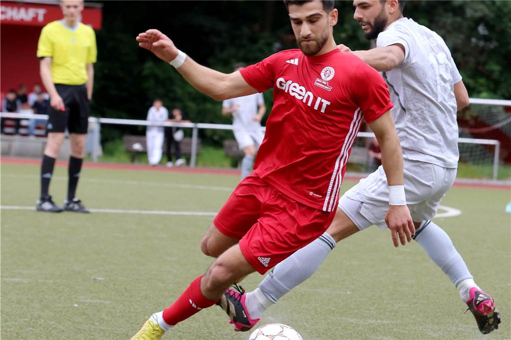 Die besten Bilder vom Spiel SV Brackel 06 gegen YEG Hassel. 
