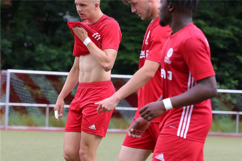 Die besten Bilder vom Spiel SV Brackel 06 gegen YEG Hassel. 