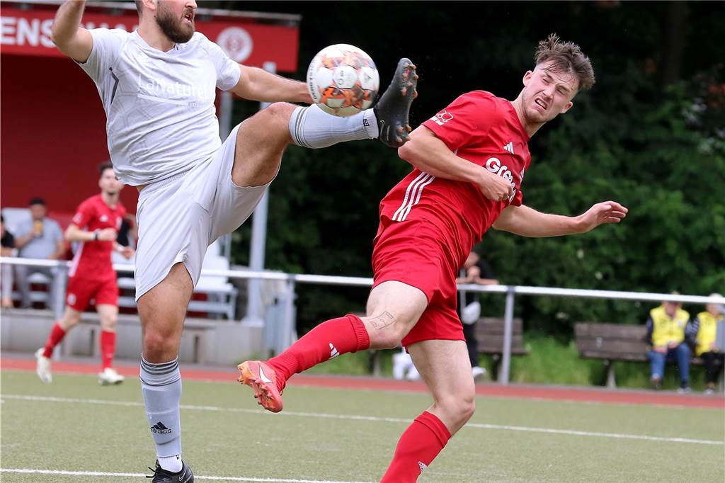 Die besten Bilder vom Spiel SV Brackel 06 gegen YEG Hassel. 
