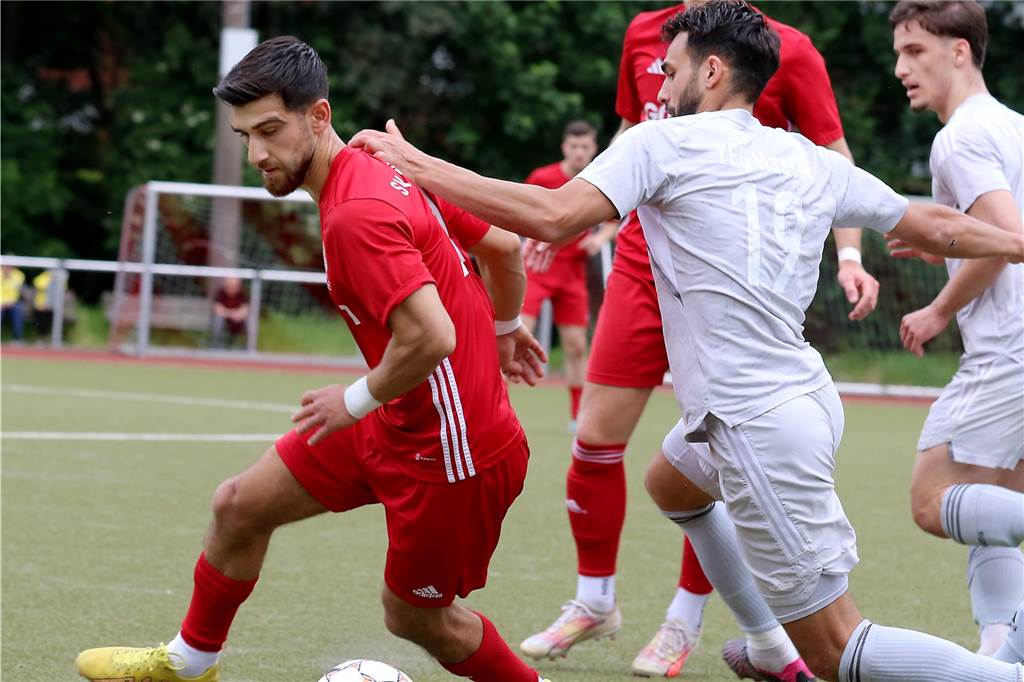 Die besten Bilder vom Spiel SV Brackel 06 gegen YEG Hassel. 