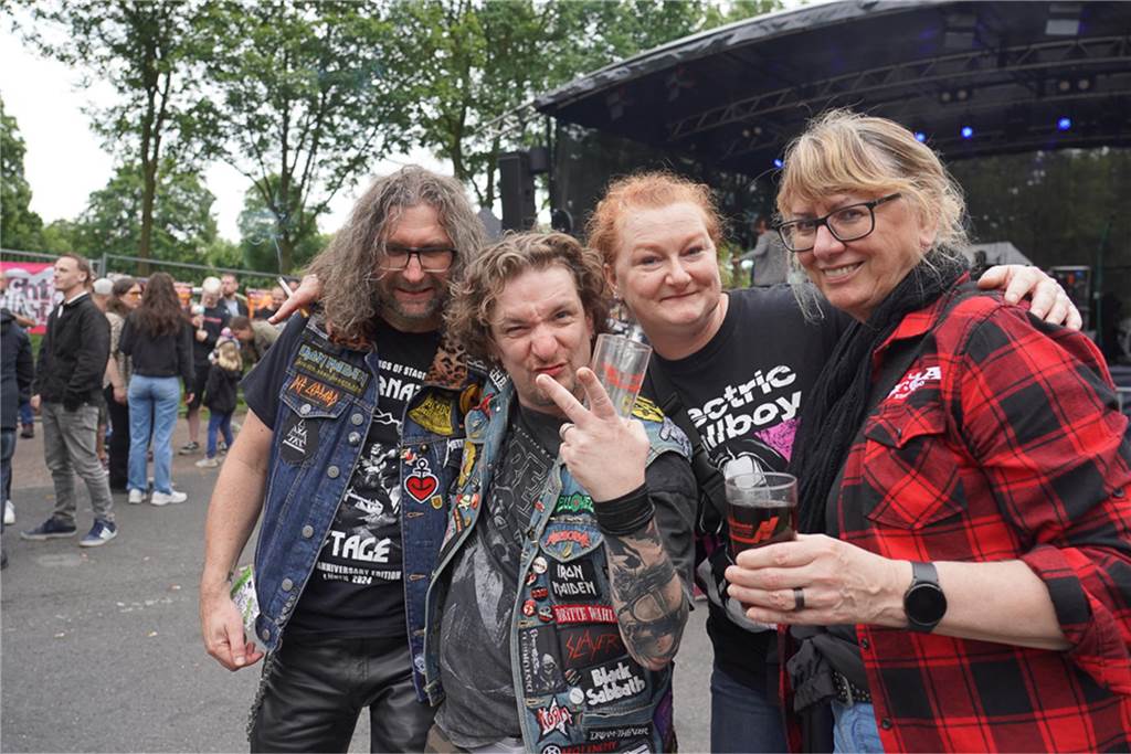 Die besten Bilder von Samstag (13. Juli) rund um die Alternative Stage beim Brunnenfest 2024 in Lünen.