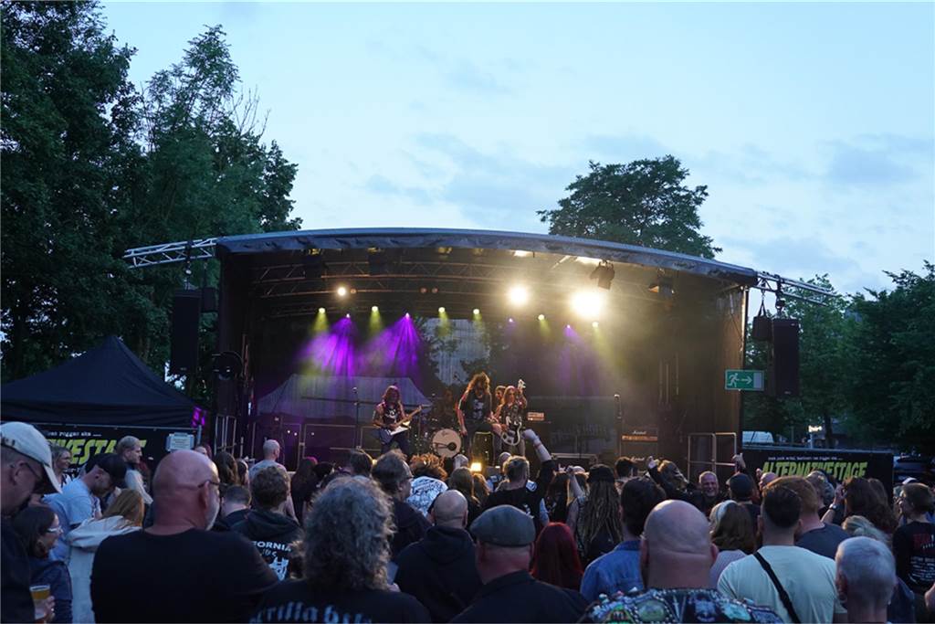 Die besten Bilder von Samstag (13. Juli) rund um die Alternative Stage beim Brunnenfest 2024 in Lünen.