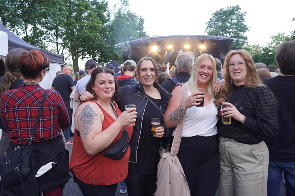 Die besten Bilder von Samstag (13. Juli) rund um die Alternative Stage beim Brunnenfest 2024 in Lünen.