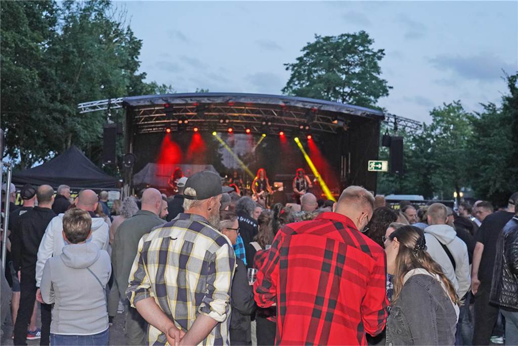 Die besten Bilder von Samstag (13. Juli) rund um die Alternative Stage beim Brunnenfest 2024 in Lünen.