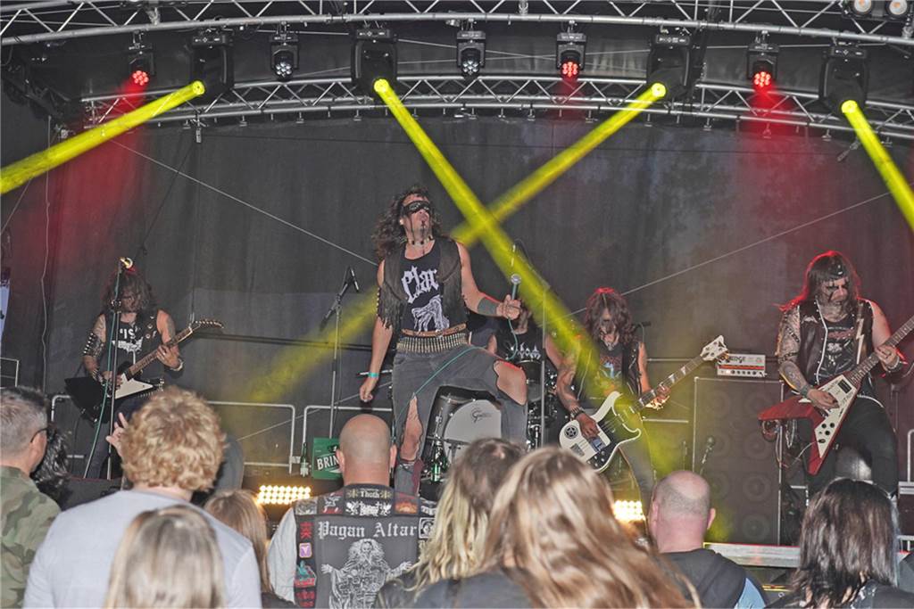 Die besten Bilder von Samstag (13. Juli) rund um die Alternative Stage beim Brunnenfest 2024 in Lünen.