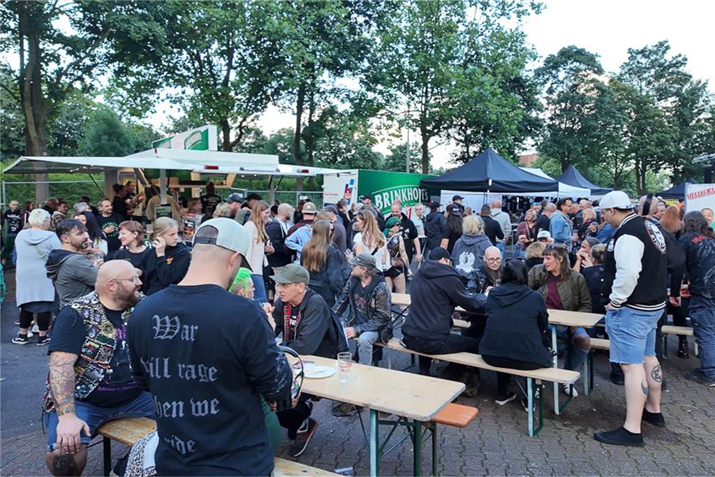 Die besten Bilder von Samstag (13. Juli) rund um die Alternative Stage beim Brunnenfest 2024 in Lünen.