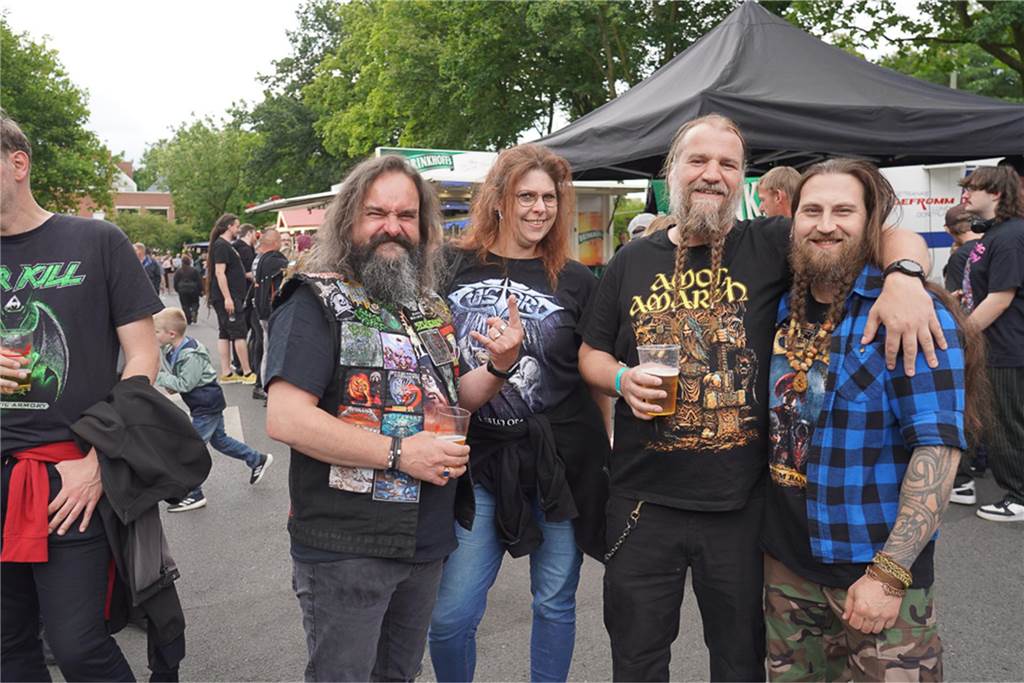 Die besten Bilder von Samstag (13. Juli) rund um die Alternative Stage beim Brunnenfest 2024 in Lünen.