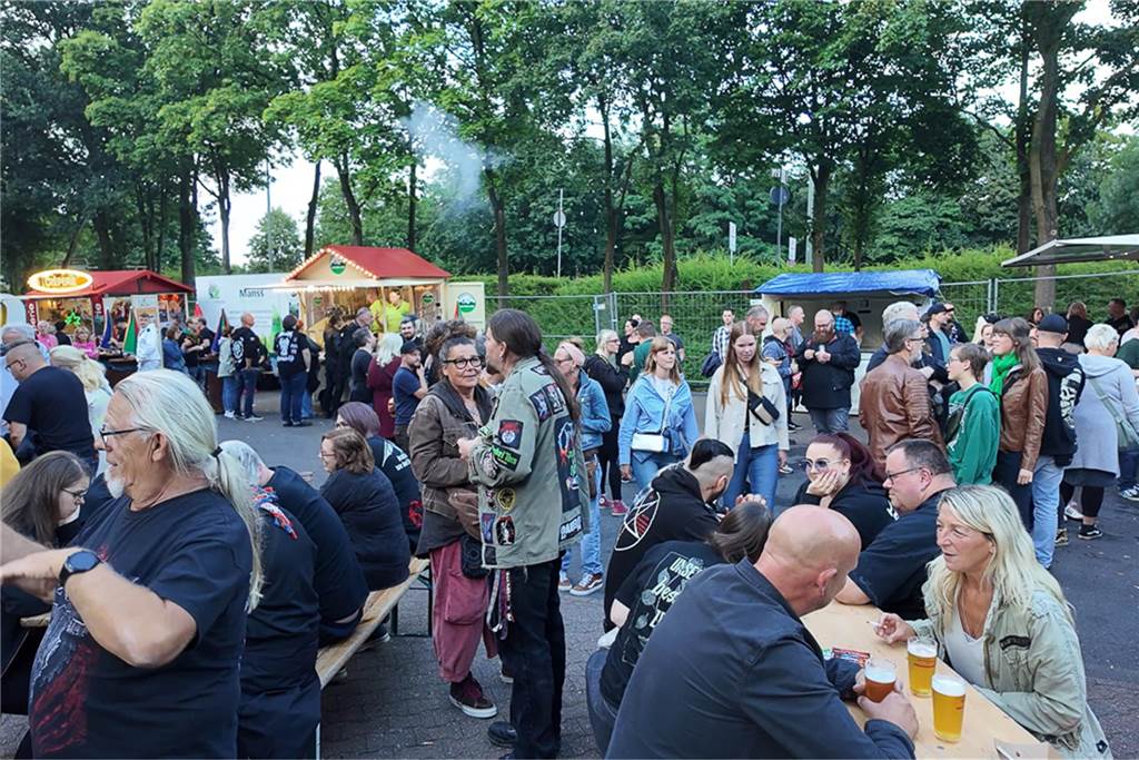 Die besten Bilder von Samstag (13. Juli) rund um die Alternative Stage beim Brunnenfest 2024 in Lünen.