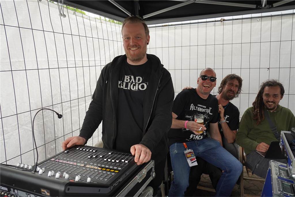 Die besten Bilder von Samstag (13. Juli) rund um die Alternative Stage beim Brunnenfest 2024 in Lünen.