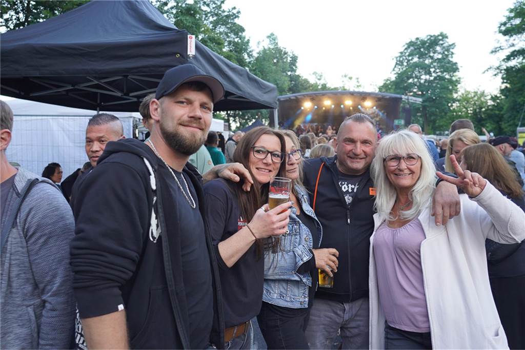 Die besten Bilder von Samstag (13. Juli) rund um die Alternative Stage beim Brunnenfest 2024 in Lünen.