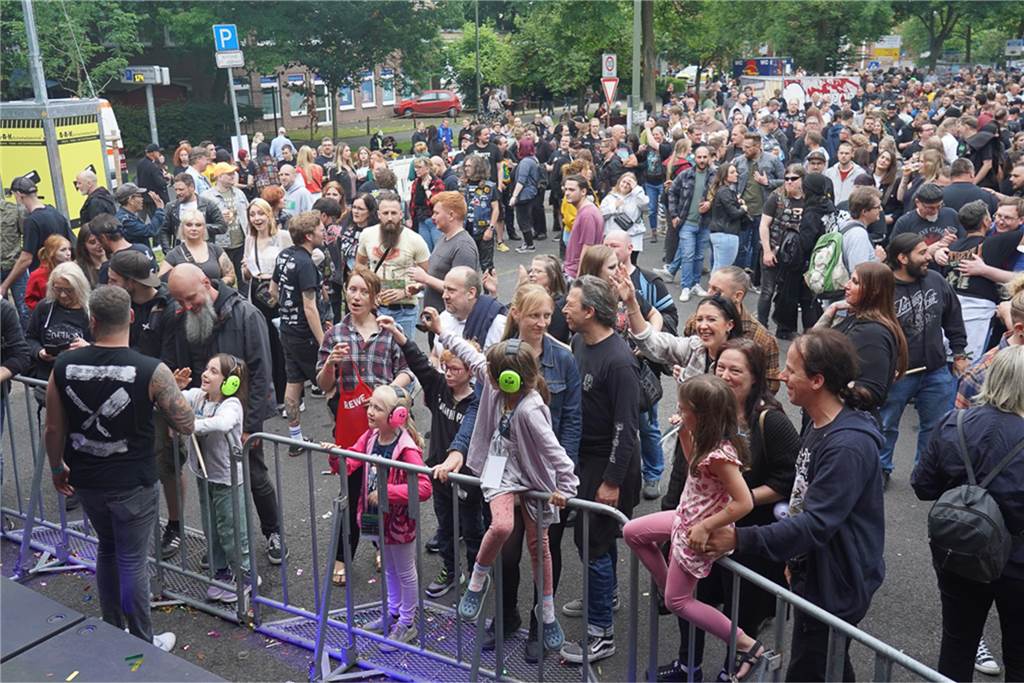 Die besten Bilder von Samstag (13. Juli) rund um die Alternative Stage beim Brunnenfest 2024 in Lünen.