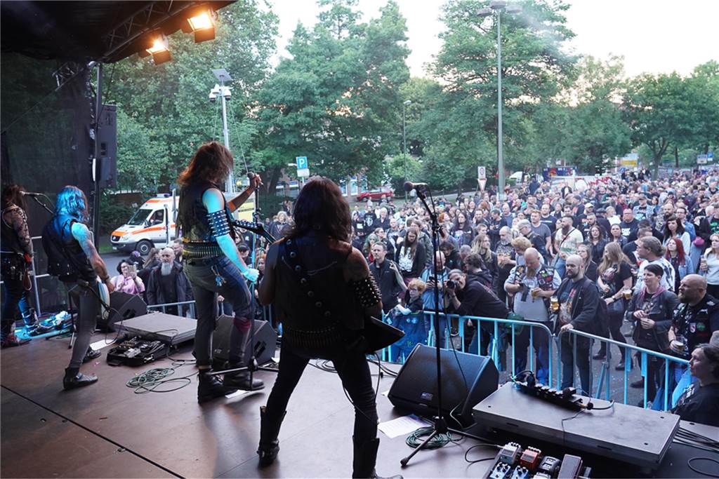 Die besten Bilder von Samstag (13. Juli) rund um die Alternative Stage beim Brunnenfest 2024 in Lünen.