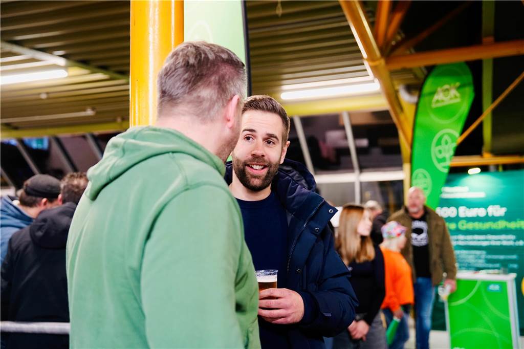 Die besten Fan-Fotos vom ersten Endrunden-Tag der Dortmunder Hallenfußball-Stadtmeisterschaft. 
