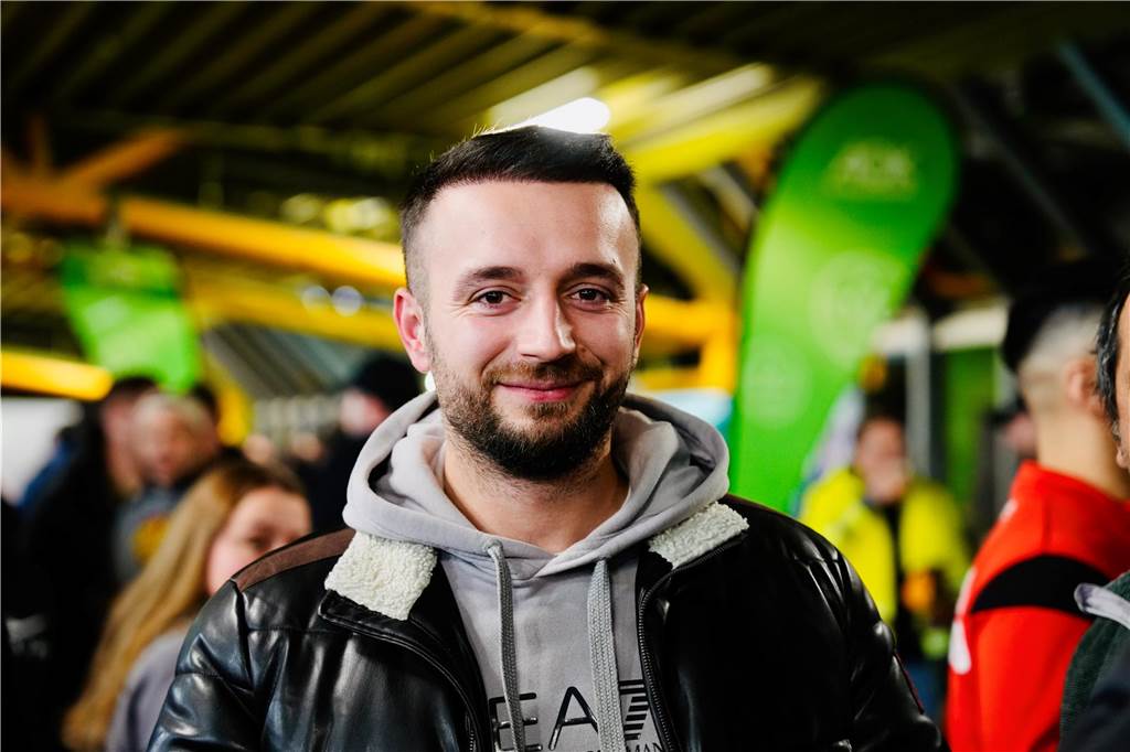 Die besten Fan-Fotos vom ersten Endrunden-Tag der Dortmunder Hallenfußball-Stadtmeisterschaft. 