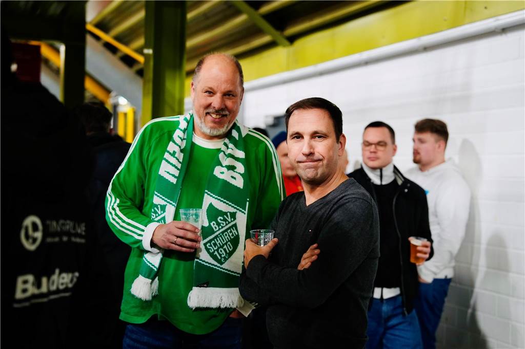 Die besten Fan-Fotos vom ersten Endrunden-Tag der Dortmunder Hallenfußball-Stadtmeisterschaft. 