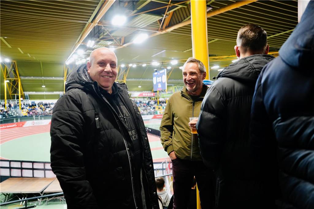 Die besten Fan-Fotos vom ersten Endrunden-Tag der Dortmunder Hallenfußball-Stadtmeisterschaft. 