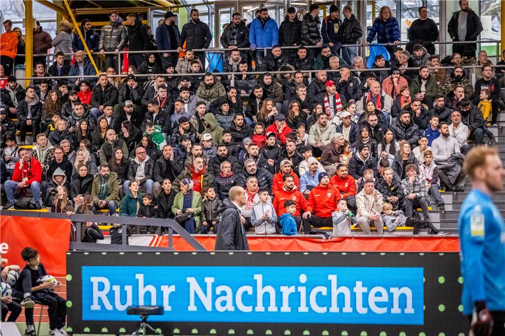 Die besten Fan-Fotos vom Finaltag der Hallenfußball-Stadtmeisterschaft in Dortmund. 
