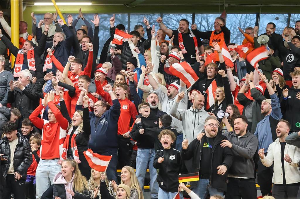 Die besten Fan-Fotos vom Finaltag der Hallenfußball-Stadtmeisterschaft in Dortmund. 