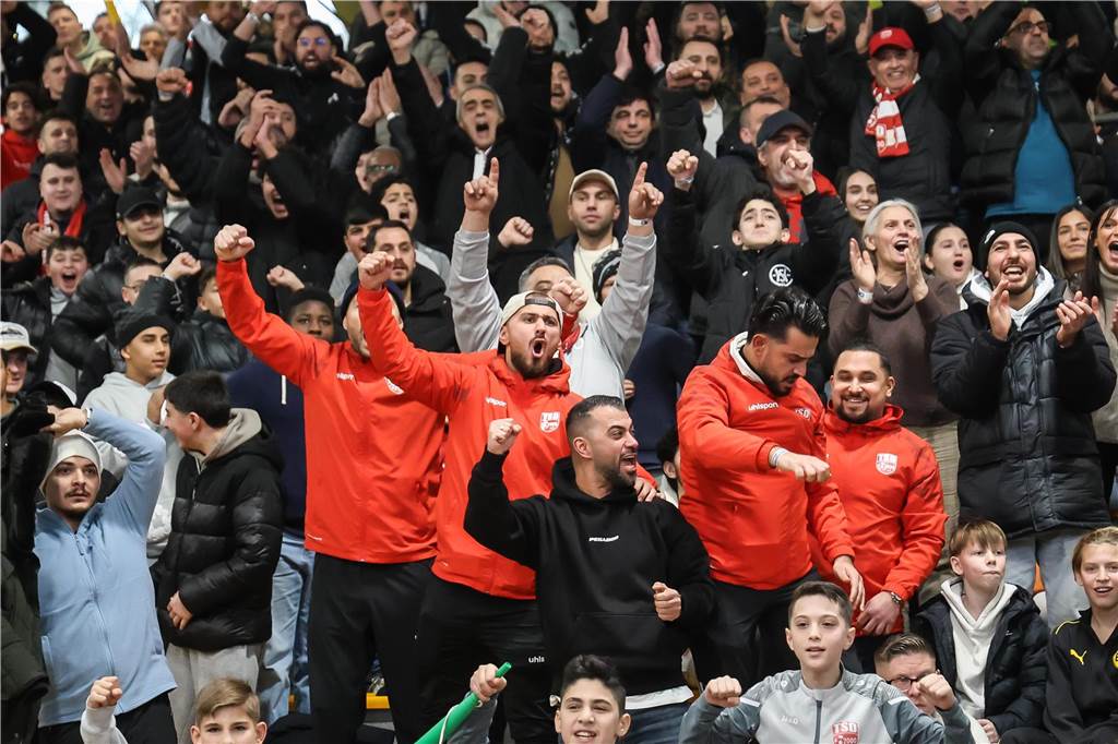 Die besten Fan-Fotos vom Finaltag der Hallenfußball-Stadtmeisterschaft in Dortmund. 