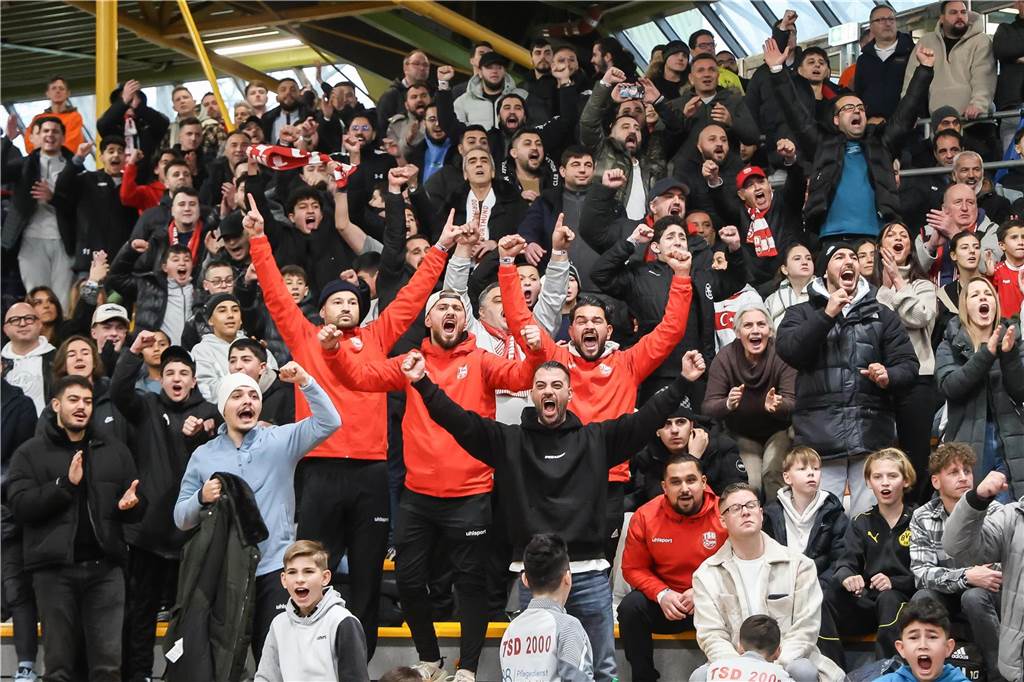 Die besten Fan-Fotos vom Finaltag der Hallenfußball-Stadtmeisterschaft in Dortmund. 