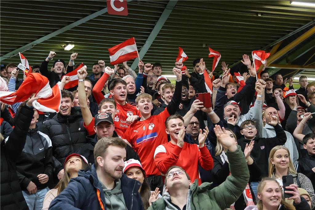Die besten Fan-Fotos vom Finaltag der Hallenfußball-Stadtmeisterschaft in Dortmund. 