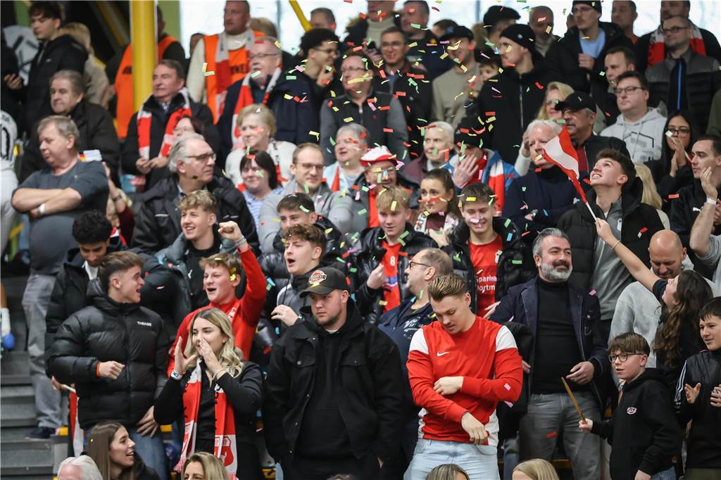 Die besten Fan-Fotos vom Finaltag der Hallenfußball-Stadtmeisterschaft in Dortmund. 