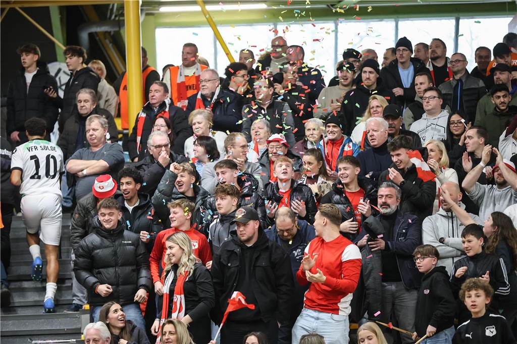 Die besten Fan-Fotos vom Finaltag der Hallenfußball-Stadtmeisterschaft in Dortmund. 