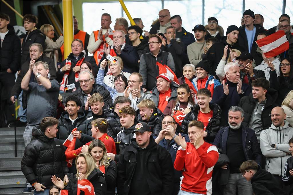Die besten Fan-Fotos vom Finaltag der Hallenfußball-Stadtmeisterschaft in Dortmund. 