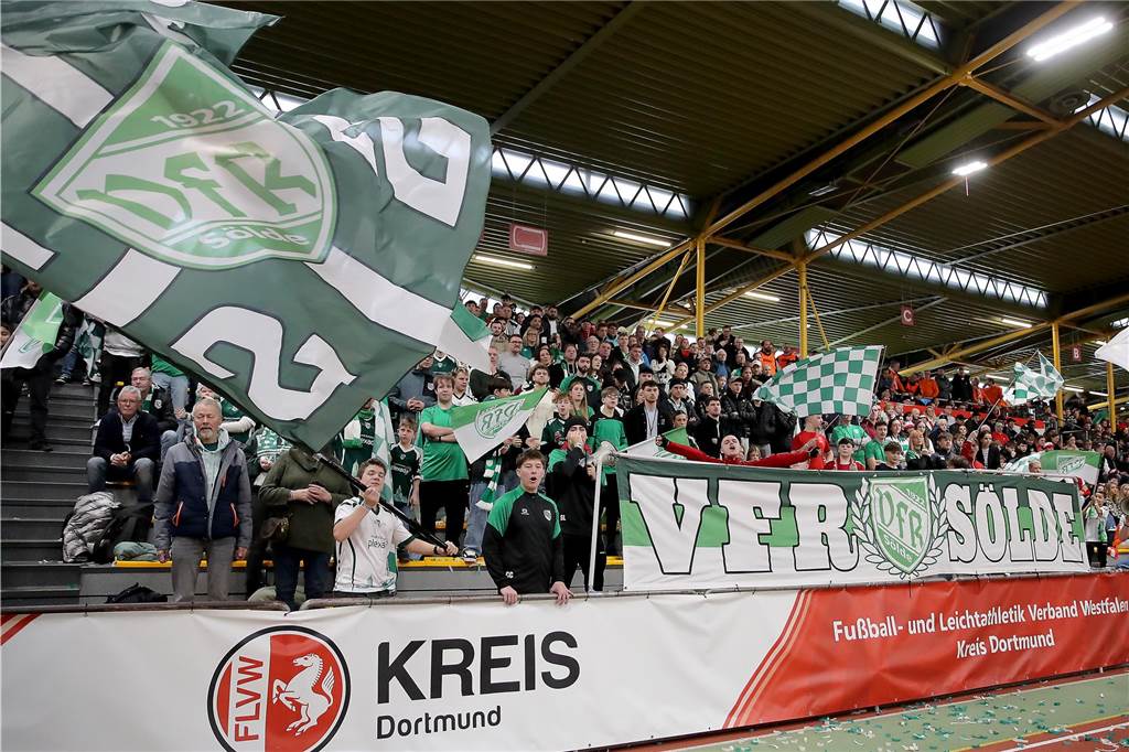 Die besten Fan-Fotos vom Finaltag der Hallenfußball-Stadtmeisterschaft in Dortmund. 