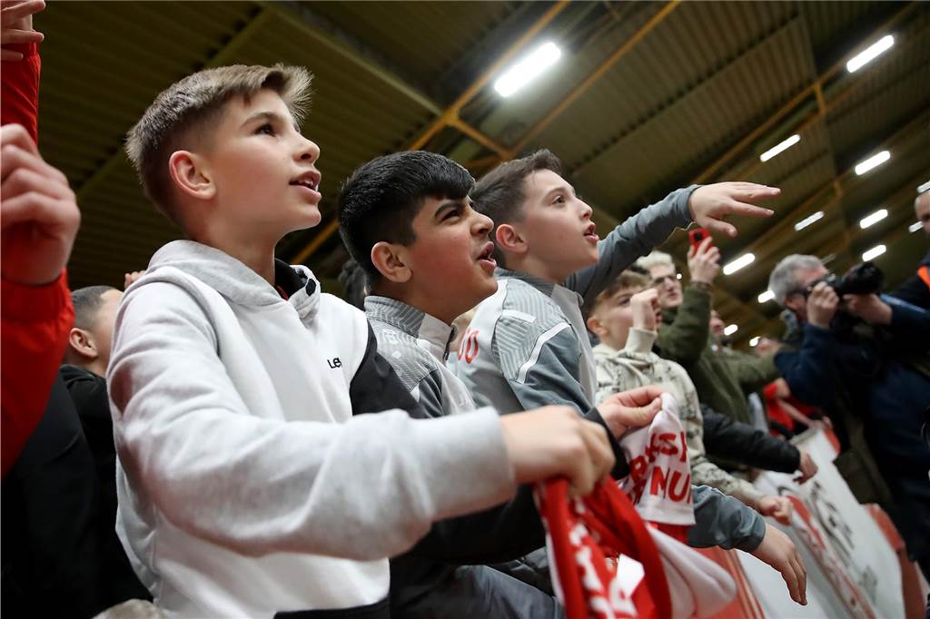 Die besten Fan-Fotos vom Finaltag der Hallenfußball-Stadtmeisterschaft in Dortmund. 