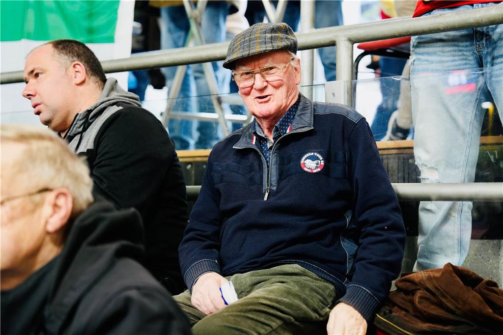 Die besten Fan-Fotos vom Finaltag der Hallenfußball-Stadtmeisterschaft in Dortmund. 
