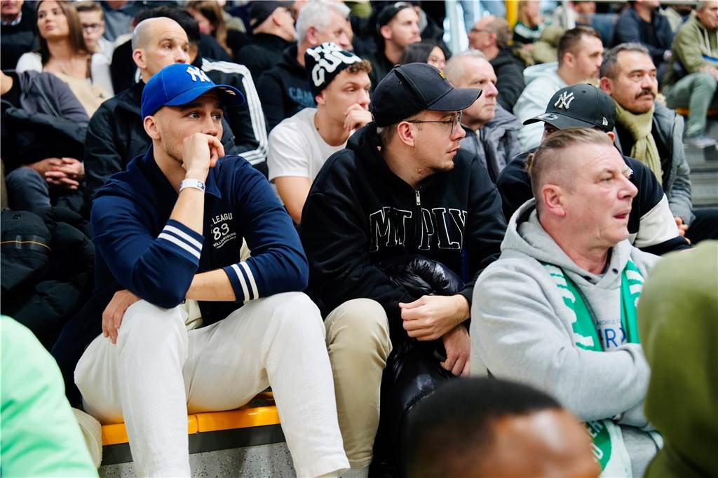 Die besten Fan-Fotos vom Finaltag der Hallenfußball-Stadtmeisterschaft in Dortmund. 