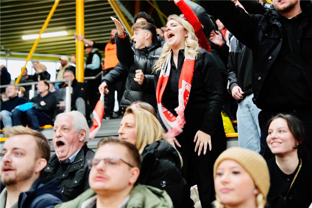 Die besten Fan-Fotos vom Finaltag der Hallenfußball-Stadtmeisterschaft in Dortmund. 