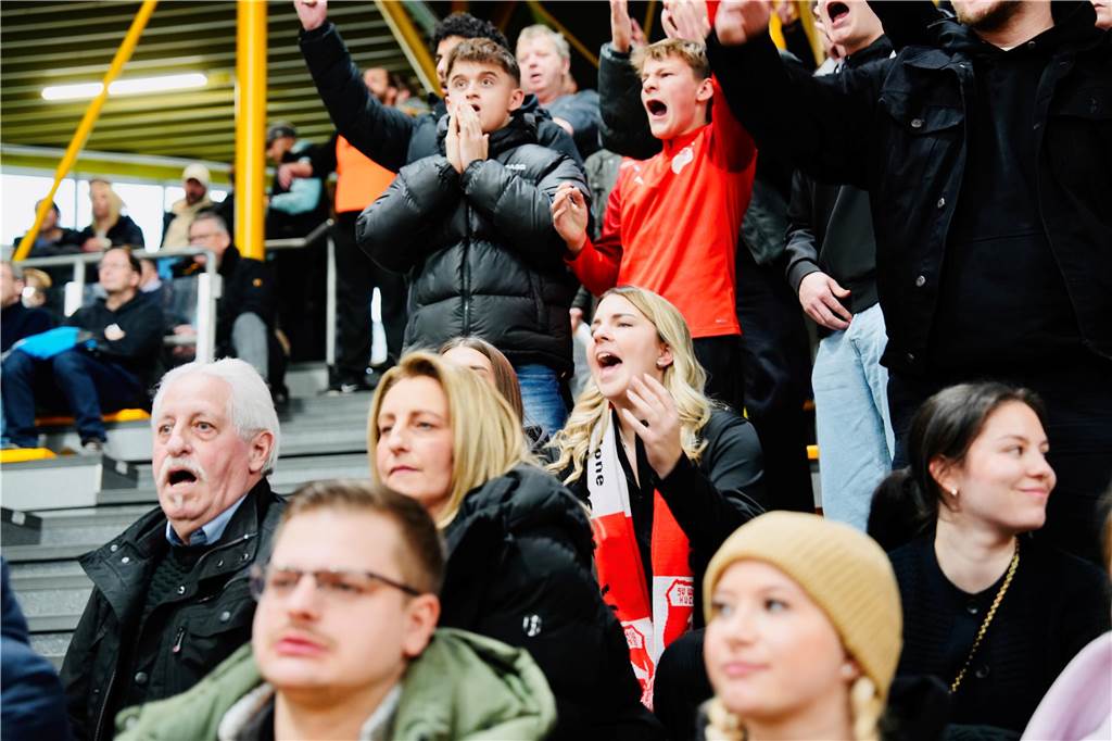 Die besten Fan-Fotos vom Finaltag der Hallenfußball-Stadtmeisterschaft in Dortmund. 