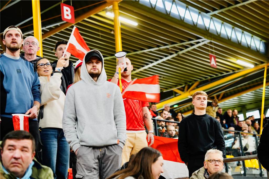 Die besten Fan-Fotos vom Finaltag der Hallenfußball-Stadtmeisterschaft in Dortmund. 
