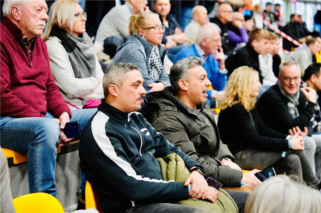 Die besten Fan-Fotos vom Finaltag der Hallenfußball-Stadtmeisterschaft in Dortmund. 