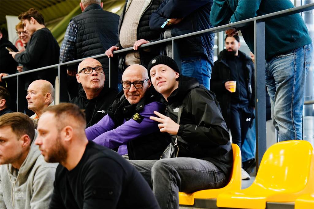 Die besten Fan-Fotos vom Finaltag der Hallenfußball-Stadtmeisterschaft in Dortmund. 