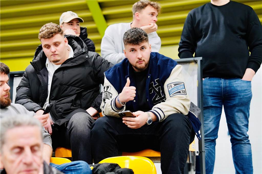 Die besten Fan-Fotos vom Finaltag der Hallenfußball-Stadtmeisterschaft in Dortmund. 