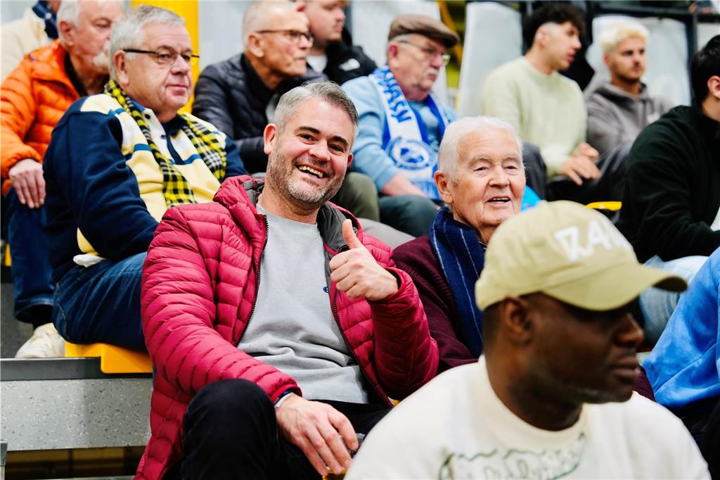 Die besten Fan-Fotos vom Finaltag der Hallenfußball-Stadtmeisterschaft in Dortmund. 
