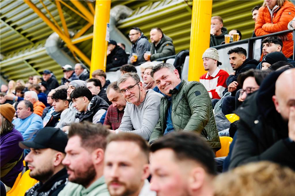 Die besten Fan-Fotos vom Finaltag der Hallenfußball-Stadtmeisterschaft in Dortmund. 