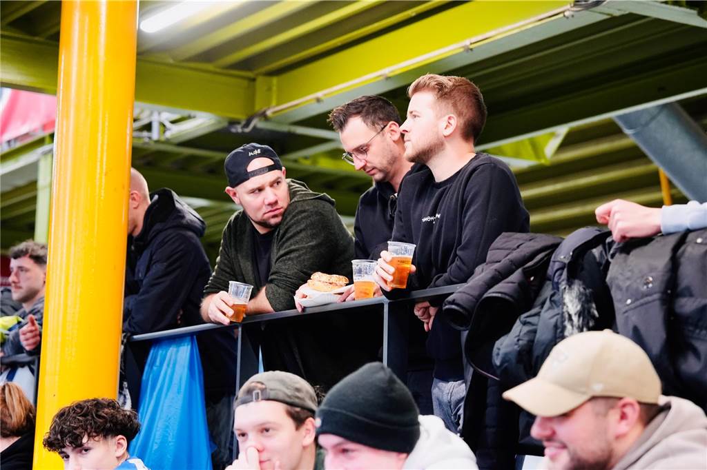 Die besten Fan-Fotos vom Finaltag der Hallenfußball-Stadtmeisterschaft in Dortmund. 