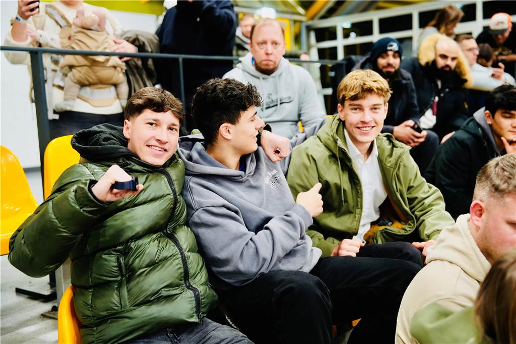 Die besten Fan-Fotos vom Finaltag der Hallenfußball-Stadtmeisterschaft in Dortmund. 