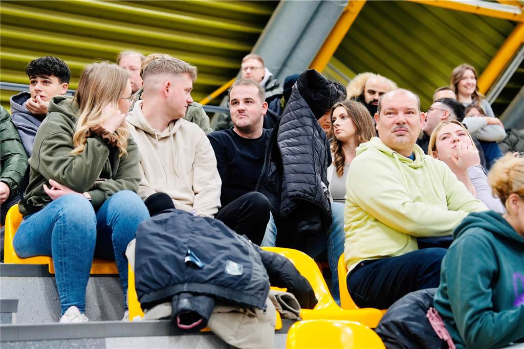Die besten Fan-Fotos vom Finaltag der Hallenfußball-Stadtmeisterschaft in Dortmund. 