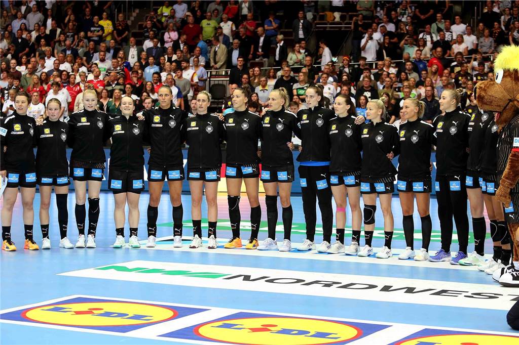 Handball-Spektakel in Dortmund vor 10.000 Zuschauern: Die besten Fotos der Deutschland-Spiele Die besten Fotos der Handball-Länderspiele in der Westfalenhalle in Dortmund.