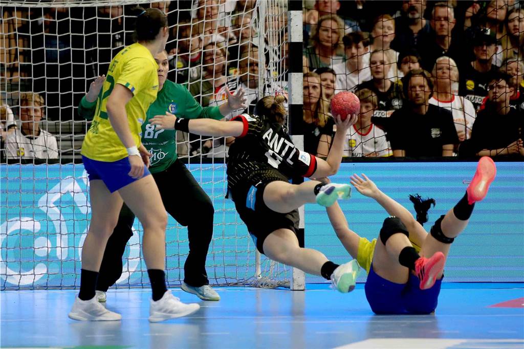 Die besten Fotos der Handball-Länderspiele in der Westfalenhalle in Dortmund. 