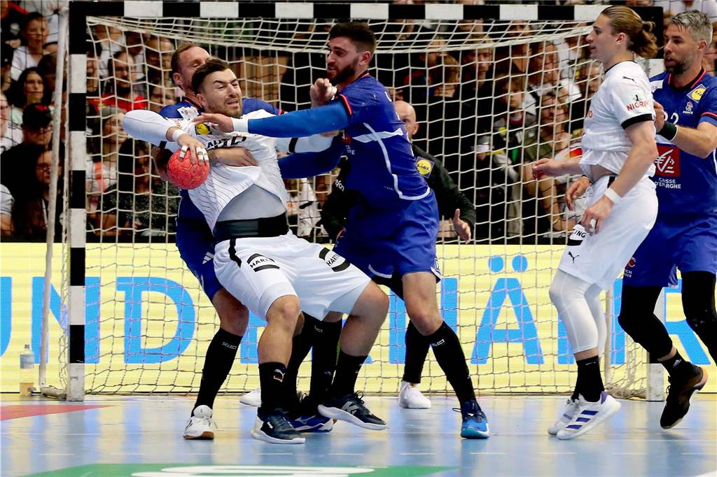 Die besten Fotos der Handball-Länderspiele in der Westfalenhalle in Dortmund. 
